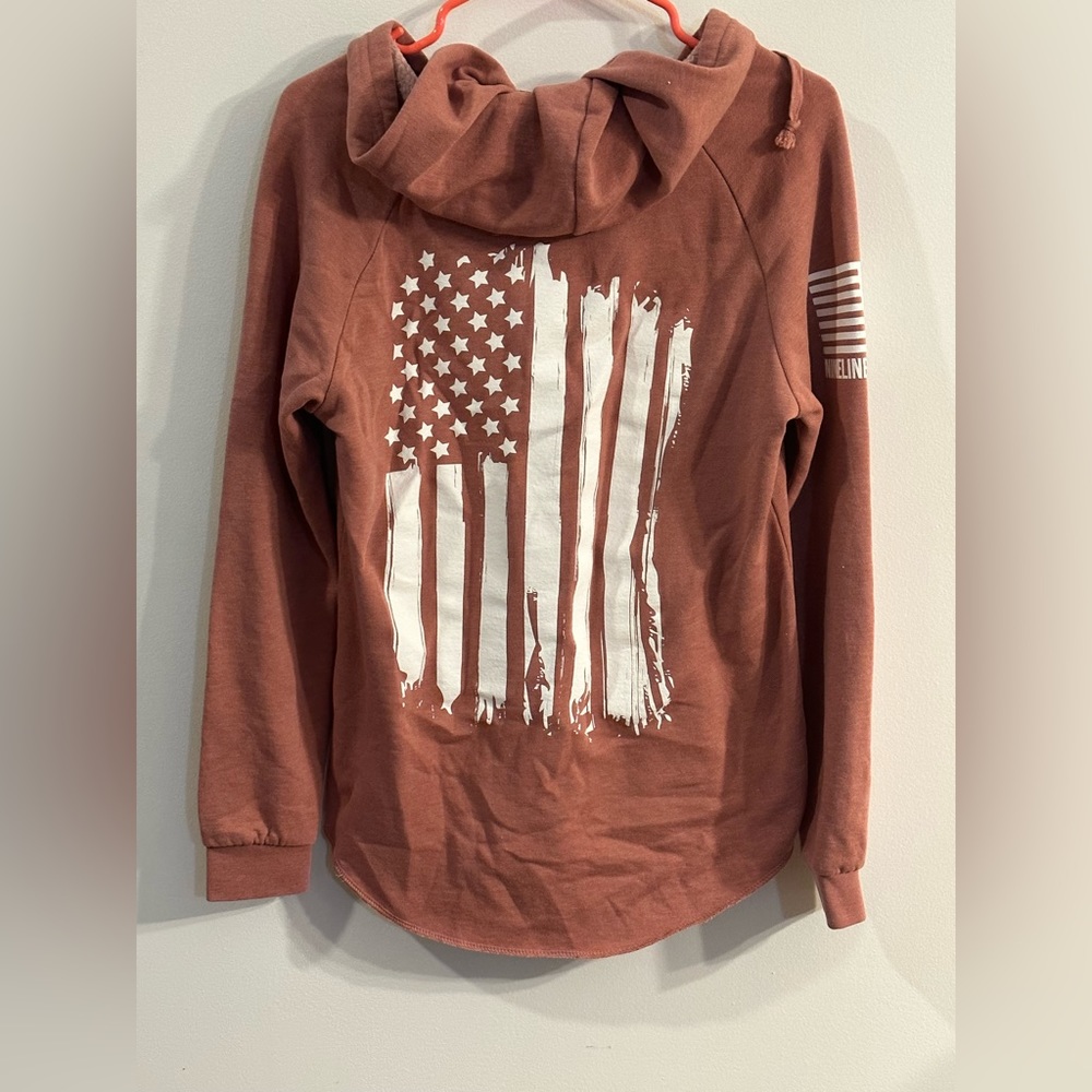 Nine line sweatshirt